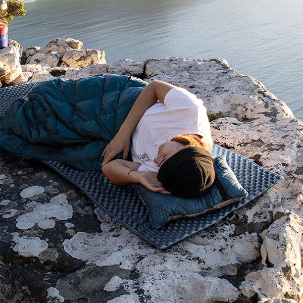 Килимок складаний IXPE Naturehike CNK2300DZ017, алюмінієва плівка, 200x65х2 см, темно-блакитний. Фото 5