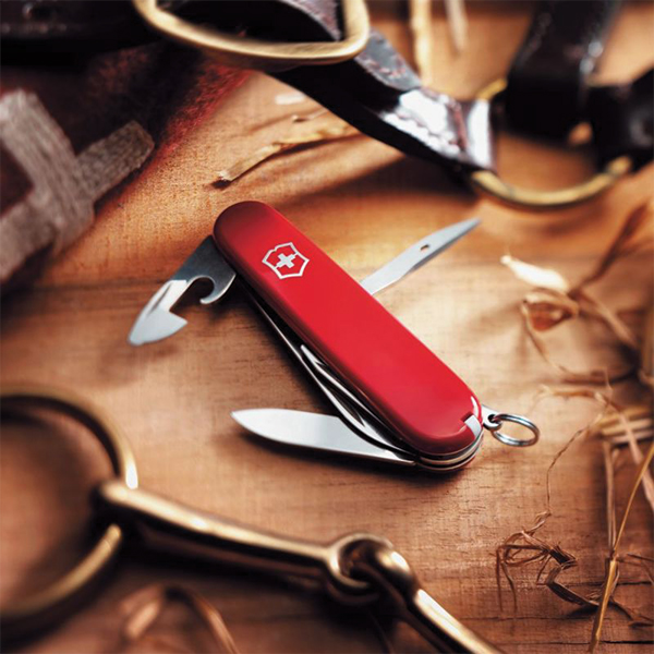 Ніж мультифункціональний Victorinox Camper червоний. Фото 5