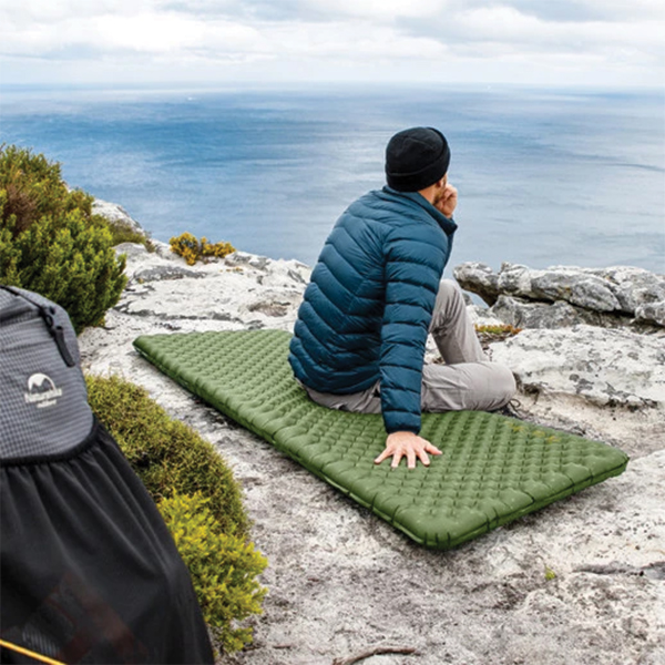 Матрац надувний надлегкий Naturehike CNK2450WS014, із мішком для надування, прямокутний зелений 186 см. Фото 4