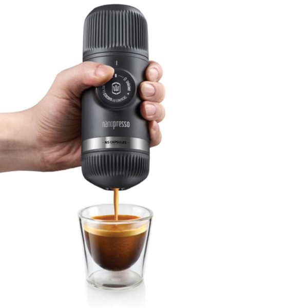 Портативна еспресо-кавоварка Wacaco Nanopresso сіра, механічна, для меленої кави. Фото 3
