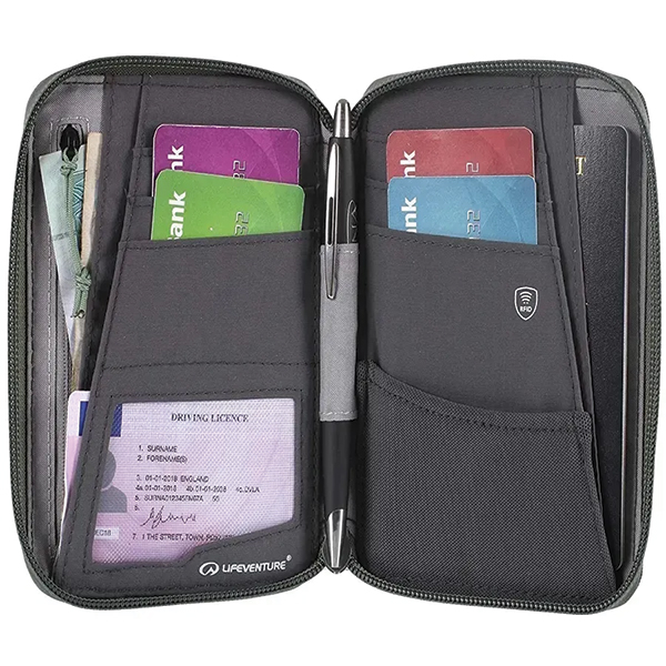 Lifeventure гаманець Recycled RFID Mini Travel Wallet olive. Фото 4