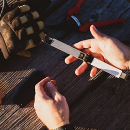 Точилка механічна кишенькова Work Sharp Folding Field Sharpener WSEDCFFS-I. Фото 11