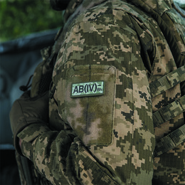 M-Tac нашивка група крові AB(IV) Rh(-) PVC 25х60 MM14