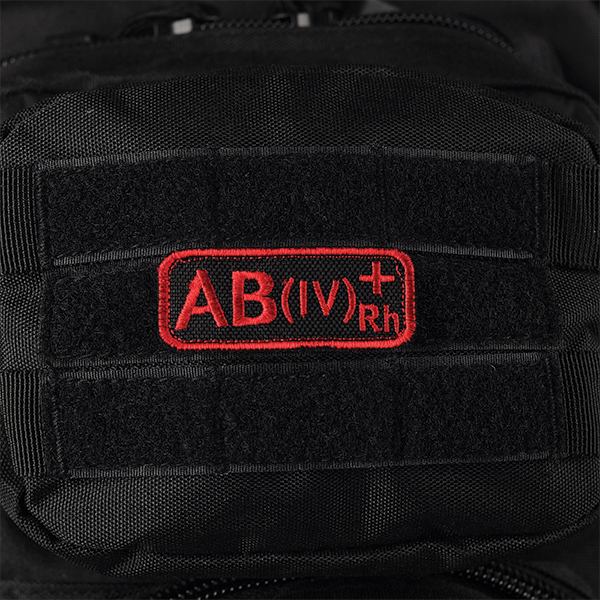 M-Tac нашивка група крові AB(IV) Rh+ чорно-червона. Фото 2