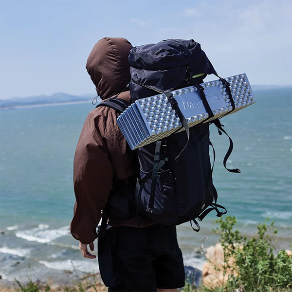 Килимок складаний IXPE Naturehike CNK2300DZ017, алюмінієва плівка, 200x65х2 см, бежевий. Фото 3